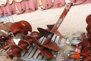 27 · 2 x AUGER ATTACHMENTS (UNKNOWN MAKE)