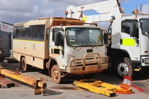 2010 Isuzu NH-NP300 Truck/Bus White, 4 x 4, Manual, Diesel Reg #: Unlicensed ODO: 106,604 Kms Showing on Clock Eng #: 4HK18811533, VIN: JAANPS75H87101351 Features: Air Conditioning, Power Steering, 18 Seats, Bullbar. (Asset # LV2001), (*Key # 131, WP#4899*) Condition: **Handbrake Not Working.** Panel: FAIR, Paint: FAIR, Glass: FAIR, Tyres: FAIR, Dash: POOR, Upholstery: POOR, Floor: FAIR, Overall Condition: FAIR