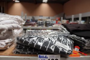 BUNDLE OF APRONS