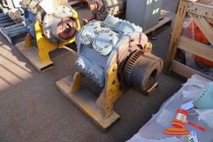 103 · 1 X HYDRAULIC MOTOR, C/W COUPLING, APPROX 800MML X 1000MM H (SOME MARKS)