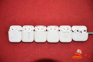 9 · 6 X APPLE AIRPODS , (SOME MARKS / UNTESTED)