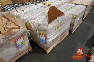 28 · APPROX 70, CATERPILLAR 629-1489 DOOR SEALS, IN A PALLET