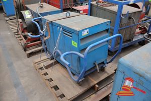 4 · 1 X PORTABLE LINCOLN IDEALARC R3S-600 ARC WELDER, RATING TO ASC97, MODEL: R3S-600, SN:125736, CODE:1167 (PARTIALLY VISIBLE), 3 PHASE 415 V 54 AMP INPUT, 630 AMPS D.C. AT 44 VOLTS OUTPUT 60 OR 80 DUTY CYCLE, UNTESTED (SOME MARKS/RUST), APPROX; 1.6M L X 870MM W X 810MM H, ON A PALLET