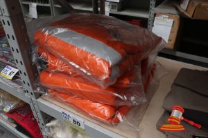 80 · 4x ORANGE HI-VIS JACKETS, SIZE L