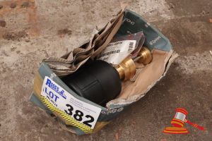 1 X Epiroc Valve 3222 3307 65, With Bracket And Washer, Wrapped In A Box, Poss Unused (B254181898) (81950398, Plant# 1069)