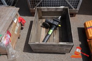 1 X Actionjac Worm Gear Screw Jack, Model: 5494-01-00, Sn:501971-1-1-5, Approx; 750mm L X 390mm W, In A Crate