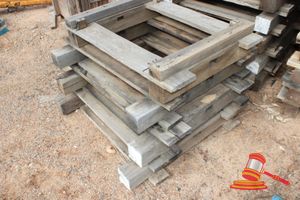 30 · 40 x HARDWOOD PALLETS (100 X 100MM X 950 X 950MM)