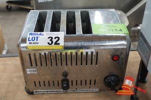 32 · 4 SLOT TOASTER