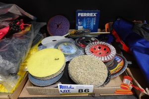 86 · TRAY OF ASSORTED GRINDING AND SANDING DISCS, INCLUDES: FERREX FLAP DISC SET, VARIOUS FLAP DISCS, GRINDING WHEELS, POLISHING PADS, DIAMOND CUP WHEEL (POSS UNUSED, SOME OPEN PACKAGING)