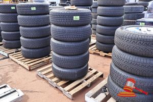 50 · 5 X DUNLOP GRANDTREK AT30, 265/65R18, 114V, WITH GREY RIMS, POSS OTHERS, APPROX 20 X WHEEL LUG NUTS, ON A PALLET