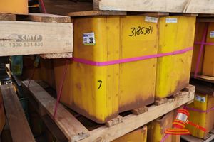 Multotec Beam Liners, 400x400x540, Includes:Approx 8 X Liner Square Bottom Deck, Yellow, Dimensions: 1.2m X 1.2m X 700mm On Pallet, Weight: 300kg Per Bundle, Multotec Part No: 292656 (Used, Some Marks), (B9218372)