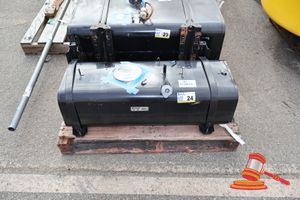 24 · 100L FUEL TANK AND BRACKETS