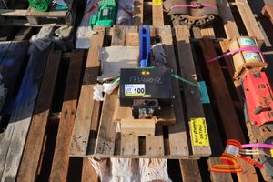 100 · 1 X KEYSTONE BUTTERFLY VALVE WITH ACTUATOR, 200MM, MODEL: P261, APPROX 640MM LENGTH (SOME MARKS), ON A PALLET, UNTESTED (S44#4974989917, DR# 1753, YANDI)