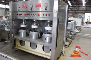16 · SONCINI FRIGOPRESS AUTOMATIC 3 STATION HYDRAULIC CONTINUOUS PRESS FOR DEBONED HAM. APPROX; 2M W X 1.3M D X 2.1M H. APPROX 6T.SOME MARKS ON FRAME. (UNTESTED - WORKING CONDITION UNKNOWN - MAY BE INCOMPLETE)