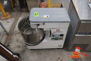 9 · MECNOSUD PK25AM SPIRAL MIXER - SERIAL:2008693. MOBILE. 1 PHASE, 10 AMP, WHITE, FREESTANDING, SCRATCHES & DENTS, 410MMW X 775MMD X 790MMH (731791)
