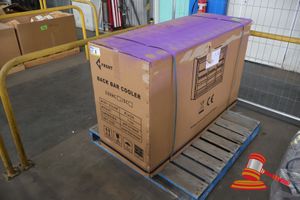 2 · 3 DOOR BACK BAR FRIDGE