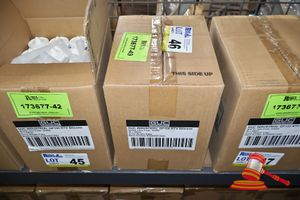 46 · 20 X GUC INDUSTRIAL RTV SILICONE SEALANT CARTRIDGES, MODEL: GP100, WHITE, 300ML, IN A BOX
