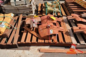 3 X Hensley Shroud Lip, Model: Ls4001600jl, Some Marks, On A Pallet. (S44#4974673219/A), (Dr#1728)