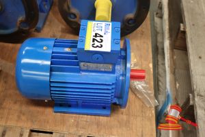 423 · B & L 3-PHASE INDUCTION MOTOR, 2.2KW, 415V, UNTESTED