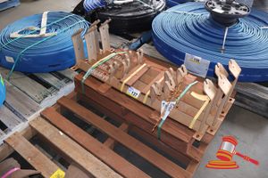 137 · METAL BRACKETS, 4 X UNITS, HEAVY DUTY MOUNTING BRACKETS WITH MULTIPLE HOLE CONFIGURATIONS (SOME SURFACE RUST), APPROX; 1.1M L X 150MM W X 320MM, ON A PALLET