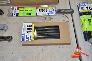 186 · STEAK KNIVES (SET OF 12)