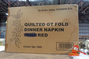 51 · 2 PLY RED GT FOLD DINNER NAPKIN (CARTON DAMAGE)