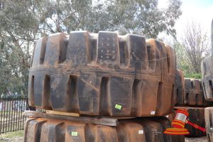 7 · 1 X EARTHMOVING TYRE, D-LUG D2V, 65/65-57, SN: S5L000796, APPROX 3.8M DIAMETER, (SOME MARKS)