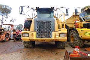 2006 BELL B50D ARTICULATED DUMP TRUCK HOURS SHOWING 10,866, 6 x 6, VIN# AEB1248500R001674, CAB SER# 05533/0/H, ENGINE MODEL# MERCEDES OM502LA, SER# 433649 CROSS POWER 380KW, TRANSMISSION HD4560 SER# 6610179230, PANELLING & UNDERCARIAGE, REVERSING CAMERA, FIRE SUPPRESSION, FIRE EXTINGUISHERS, AUTO GREASER, TWO WAY RADIO. ASS# DT014 (**GENERAL WEAR & TEAR, RUST SCRAPES PITTING TO BODY**) LOCATION ROSS'S AUCTIONEERS & VALUERS, KALGOORLIE YARD 64 GREAT EASTERN HIGHWAY, KALGOORLIE, WA INSPECTION & CO