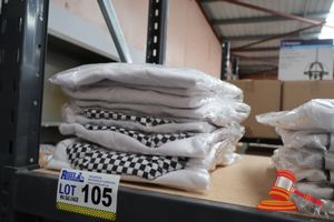 105 · BUNDLE OF 3XL WHITE CHEFS POLO SHIRTS