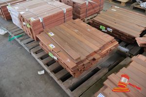 Pack Of Jarrah Decking, Feature, 086 X 019, 108lm, 9.82m2 With 9.5mm Gap (Pack No: 320026178) Transport Dims Pack Size L900 X W520 X H450,