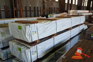 64 · PACK OF JARRAH OVERLAY, FEATURE, 130 x 13, 213 LM, PACK# 320028846, TRANSPORT DIMS- 3 MT x H 350 x W 550