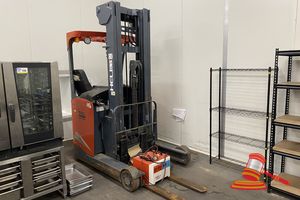 169 · HELI E 1.6T ELECTRIC FORKLIFT WITH CHARGER. 4790HRS SHOWING. WORK AND FLASHING LIGHTS. FOPS. UNTESTED - REPORTED TO BE IN WORKING CONDITION. NOTE: REMOVED FROM SERVICE 24TH JULY 2026