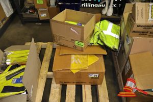 ASSORTED WET WEATHER CLOTHING, INCLUDES; WATERPROOF TROUSERS, YELLOW PVC PANTS, SOFT SHE�LL JACKETS, HI VIS JACKET, VARIOUS SIZES, BOXED