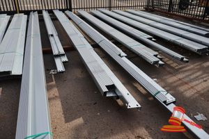 46 · APPROX 10 X STEEL Z PURLINS, GALVANISED, 1 @ 7.98M, 3 @ 7.67M, 6 @ 7.53MTRS