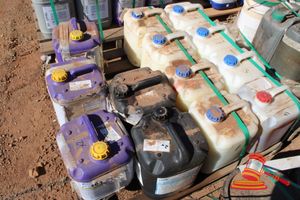1X KEMET KEMGOLD 20L, 7X GRIME BUSTER GOLD 20L, 2X VIVA DOBATEX AQUA DEGREASER 20L, 2X ROYAL SYNFILM GT46 20L, 1X ROYAL BARRIER FLUID GT34 18L