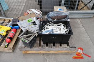 109 · APPROX 1 X PALLET OF MIXED ITEMS, INCLUDES: QALLCARE SPILL GOWN THUMB LOOP CPE BLUE, CAT.III PROTECTIVE CLOTHING 500 XPERT SIZE LG, EXTENSION LEADS, POWER BOARDS, METAL BUCKETS, VARIOUS OTHERS (SOME MARKS), ON A PALLET