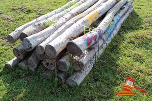344 · BUNDLE OF 19 X JARRAH FENCE POSTS LOGS, 1.6 - 2.2M LONG, ALL 125mm DIAMETER