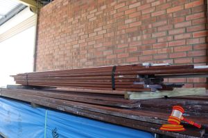 Bundle Of Recycled Jarrah Architraves And Door Stops, Various Lengths From 900-3000mm