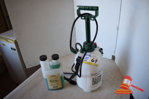 Garden Basics 5 Litre Pressure Sprayer with Part Container of Garden Basics Concentrate Weed Killer