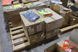 10 · 4 X BOXES OF ASSORTED TUFFA, BISLEY BRAND WORK TOPS ASSORTED STYLES, COLOURS AND SIZES