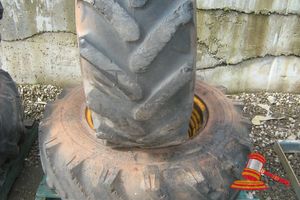 139 · 2 x RIMS AND TYRES SUIT JCB TELEHANDLER 531-70, 5-STUD 15-5/80-24