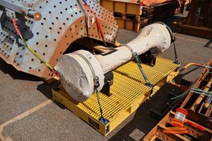 1 X Coupling Bore & Key, Regalrex/1090652, 210714914, On Metal Transport Frame (Some Marks) (S44#4974644560/8, Dr# 1700,
