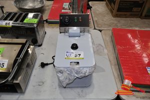 Single Pan Benchtop Fryer 4lt (Unused)