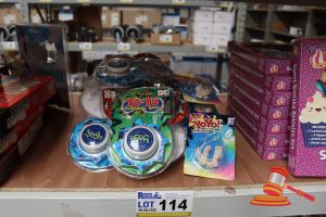 BUNDLE OF ASSORTED YO-YOS