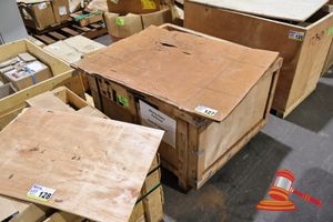 127 · ASSORTED ELECTRICAL COMPONENTS, APPROX 15+ X BOXES, INCLUDES: MANOMETER 100MM G:10BAR G1/2 BSPP MATERIAL: 20580830, ETHERNET COMMS ADAPTER TSX-MOMENTUM MATERIAL: 40535535, VOLTAGE MEASUREMENT SVA 3K3V XV C722 MATERIAL: 40537100, SHIELDED CABLE 20 WAY 5M BMXFTW501S MATERIAL: 20603951, VARIOUS OTHERS (POSS UNUSED, BOXED) (S44#4974989917, DR# 1753, YANDI)
