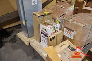 122 · CATERPILLAR SERVICE PARTS, INCLUDES: CAT ELEMENT PRI P/N:396-2123, CAT FILTER-AIR P/N:290-2287, PART NO: B4P/988K-A FOR MACHINE 988K-LWX VARIOUS OTHERS (POSS UNUSED, BOXED, ON A PALLET)