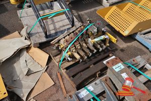 1 X Komatsu D375a - 6 Control Valve, P/N: 723-6 5-22100