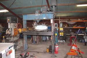 120t Hydraulic Press. 3 Phase. Approx 1800 X 600 X H3000mm