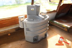 104 · PVC WASH STATION WITH FOOT CONTROL. GREY. APPROX 1400 X H1300MM
