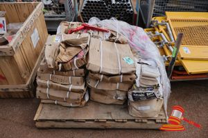 17 · 1 X PALLET OF LOAD BINDERS / RATCHET STRAPS, APPROX 20 X BOXES, INCLUDES: BULLIVANTS RATCHET TIE DOWN 5000KG LASHING CAPACITY 9 METRE LENGTH, PART NO: O1552210, LOADBINDER 13MM RATCHET GRAB HOOK, PART NO: WLDB-130-R-GH-AS, VARIOUS OTHERS (POSS UNUSED, BOXED / SOME DAMAGE TO PACKAGING)
